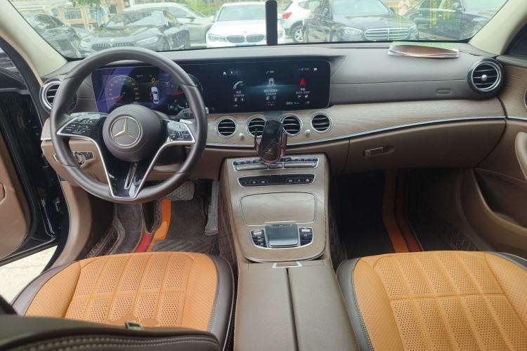 Used Mercedes-Benz E-Class 2021 E 300 L Stylish Model Center Console