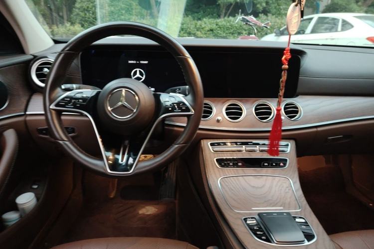 Used Mercedes-Benz E-Class 2021 E 300 L Stylish Model Center Console