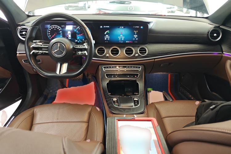 Used Mercedes-Benz E-Class 2021 E 300 L Sport Luxury Edition Center Console