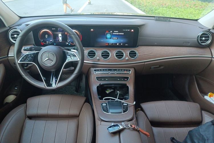 Used Mercedes-Benz E-Class 2021 Facelift E 260 L Center Console