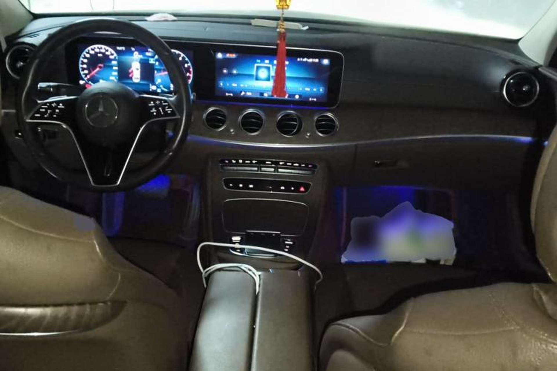 Used Mercedes-Benz E-Class 2021 E 300 L Luxury Model Center Console