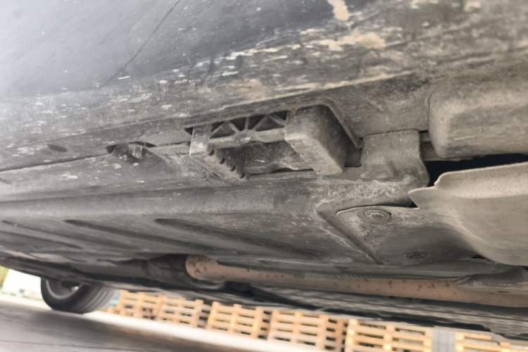 Used Mercedes-Benz E-Class 2021 Restyled E 300 L Luxury Edition Chassis Front Right