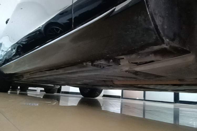 Used Mercedes-Benz E-Class 2021 Facelift E 260 L Chassis Front Right