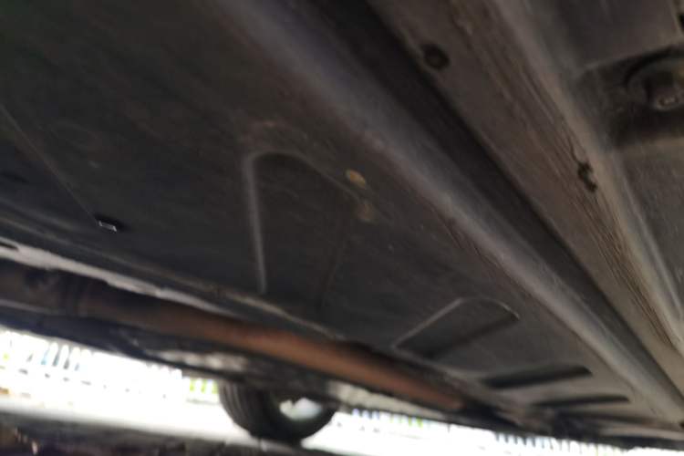 Used Mercedes-Benz E-Class 2021 E 300 L Sporty and Stylish Model Chassis Front Right
