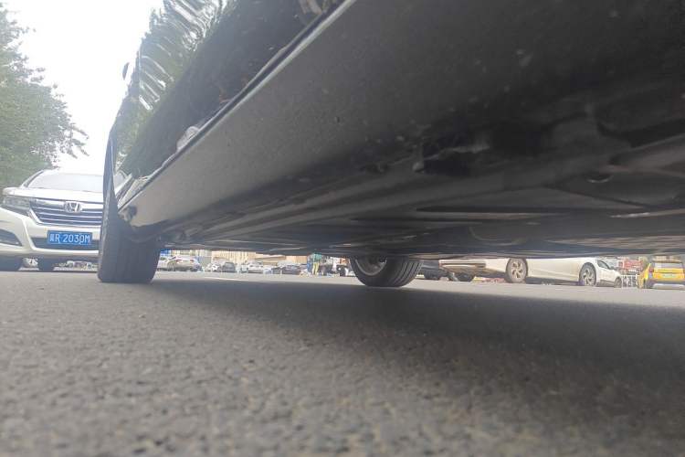 Used Mercedes-Benz E-Class 2021 E 300 L Sporty and Stylish Model Chassis Front Right