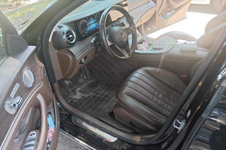 Used Mercedes-Benz E-Class 2021 E 300 L Premium Edition Driver Seat
