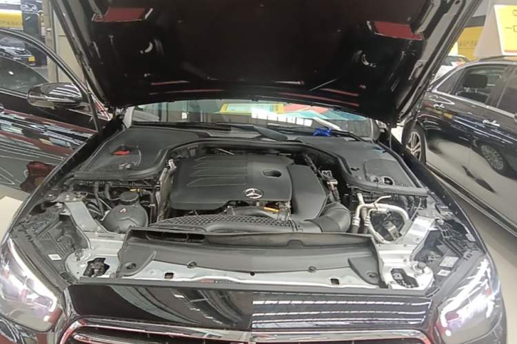 Used Mercedes-Benz E-Class 2021 Restyled E 300 L Luxury Edition Engine Bay