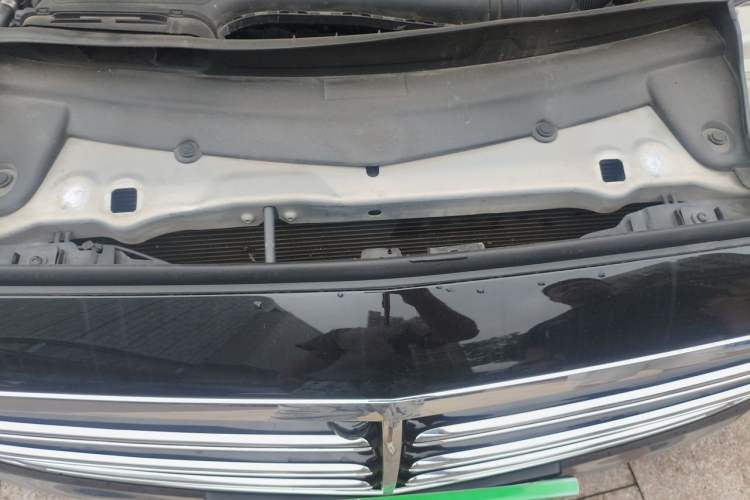 Used Mercedes-Benz E-Class 2021 E 300 L Luxury Model Engine Bay