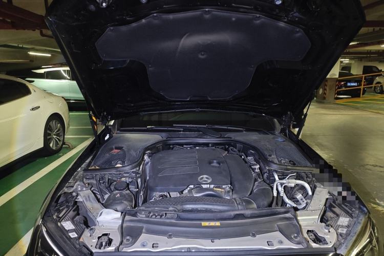 Used Mercedes-Benz E-Class 2021 Restyled E 300 L Luxury Edition Engine Bay