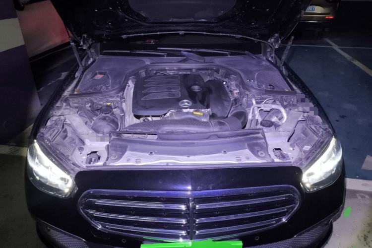 Used Mercedes-Benz E-Class 2021 E 260 L Engine Bay