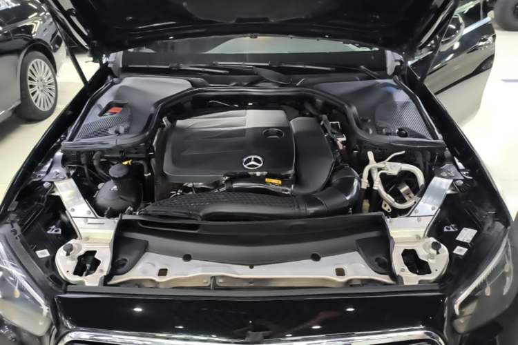Used Mercedes-Benz E-Class 2021 Facelift E 260 L Engine Bay