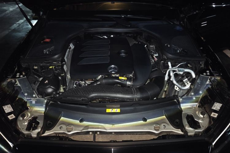 Used Mercedes-Benz E-Class 2021 Restyled E 300 L Luxury Edition Engine Bay