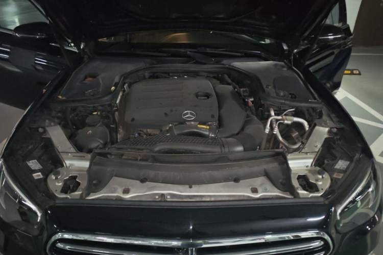 Used Mercedes-Benz E-Class 2021 E 300 L Luxury Model Engine Bay