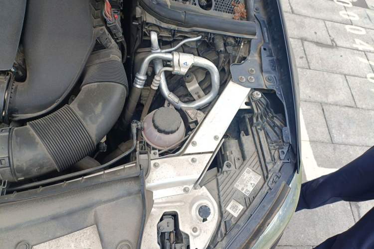 Used Mercedes-Benz E-Class 2021 E 260 L Sport Edition Engine Bay Left