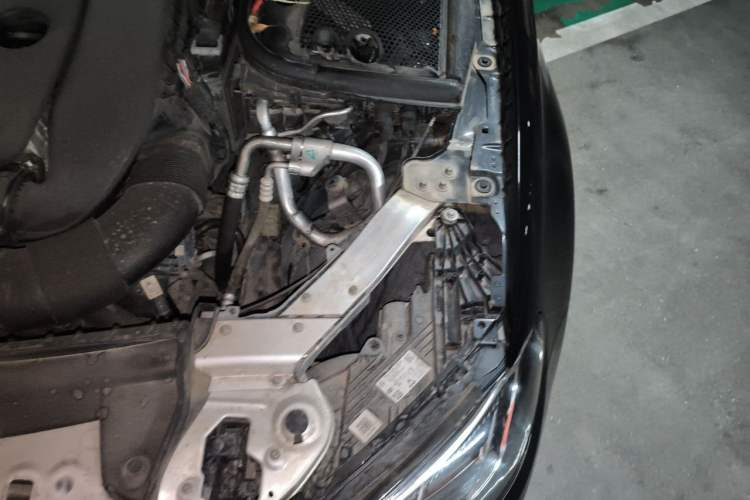 Used Mercedes-Benz E-Class 2021 Restyled E 300 L Luxury Edition Engine Bay Left