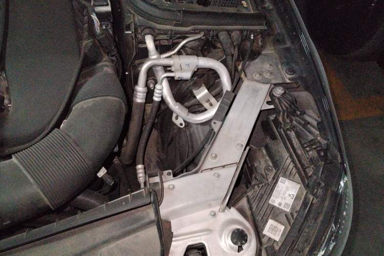Used Mercedes-Benz E-Class 2021 Restyled E 300 L Luxury Edition Engine Bay Left