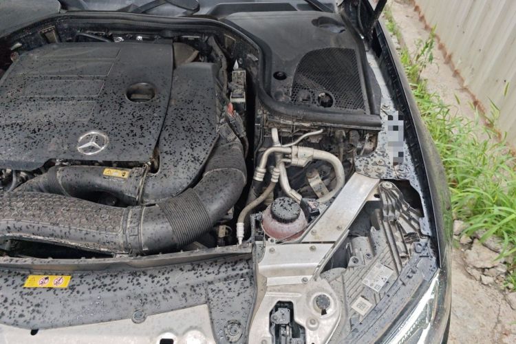 Used Mercedes-Benz E-Class 2021 E 260 L Engine Bay Left