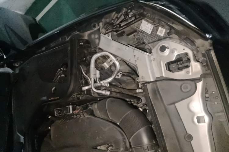 Used Mercedes-Benz E-Class 2021 Restyled E 300 L Sporty and Stylish Edition Engine Bay Left