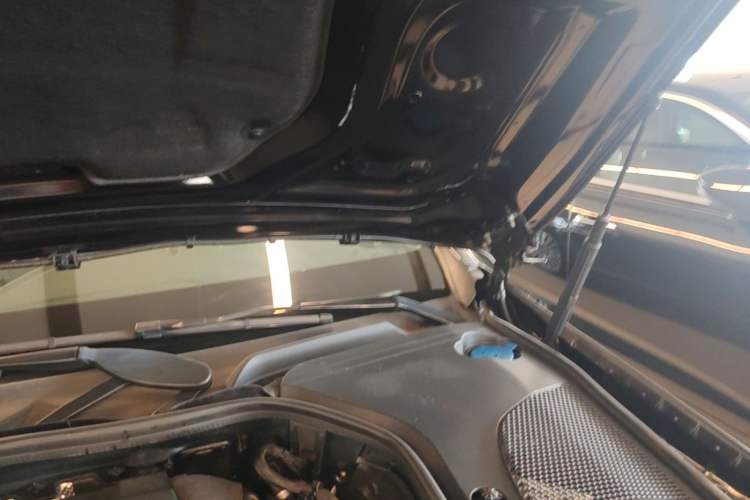 Used Mercedes-Benz E-Class 2021 Restyled E 300 L Luxury Edition Engine Bay Left