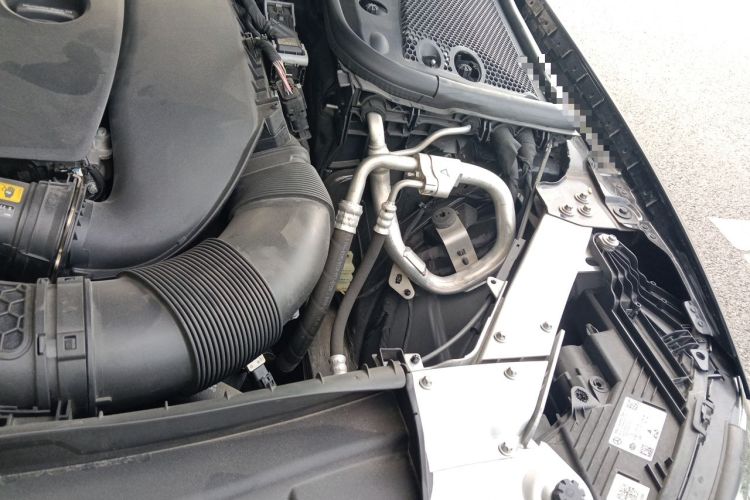 Used Mercedes-Benz E-Class 2021 Restyled E 300 L Luxury Edition Engine Bay Left