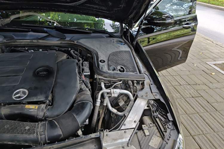 Used Mercedes-Benz E-Class 2021 E 300 L Sport Premium Edition Engine Bay Left