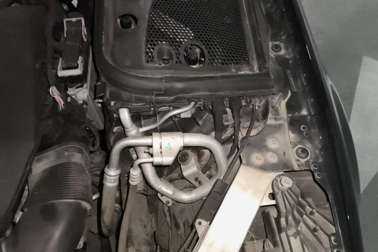 Used Mercedes-Benz E-Class 2021 Facelift E 260 L Engine Bay Left