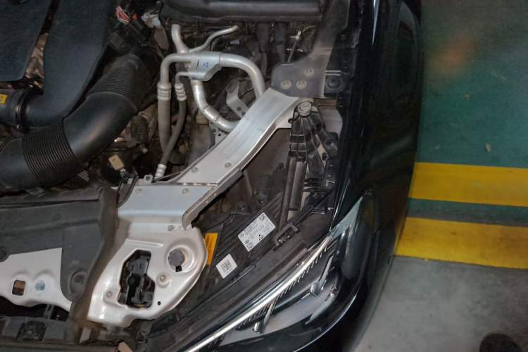 Used Mercedes-Benz E-Class 2021 Restyled E 300 L Sport Luxury Edition Engine Bay Left