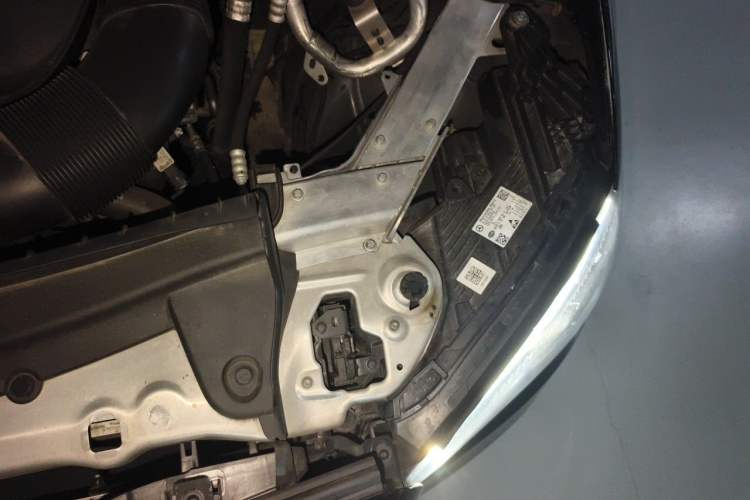Used Mercedes-Benz E-Class 2021 Facelift E 300 L Stylish Edition Engine Bay Left