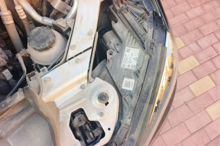 Used Mercedes-Benz E-Class 2021 E 260 L 4MATIC Engine Bay Left