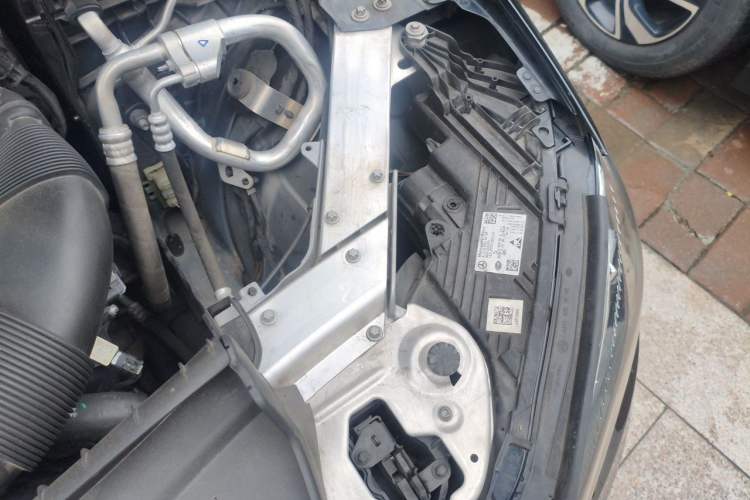Used Mercedes-Benz E-Class 2021 E 300 L Luxury Model Engine Bay Left