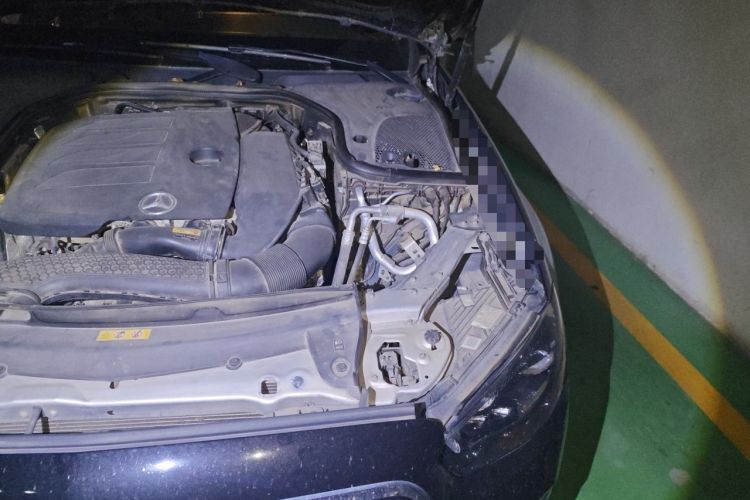 Used Mercedes-Benz E-Class 2021 E 300 L Premium Edition Engine Bay Left