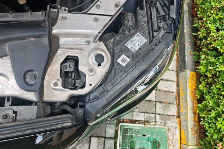 Used Mercedes-Benz E-Class 2021 E 300 L Sporty and Stylish Model Engine Bay Left