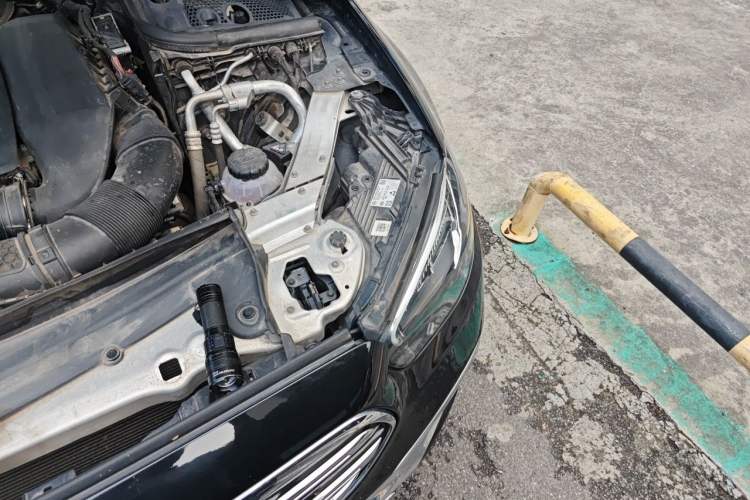 Used Mercedes-Benz E-Class 2021 E 260 L 4MATIC Engine Bay Left