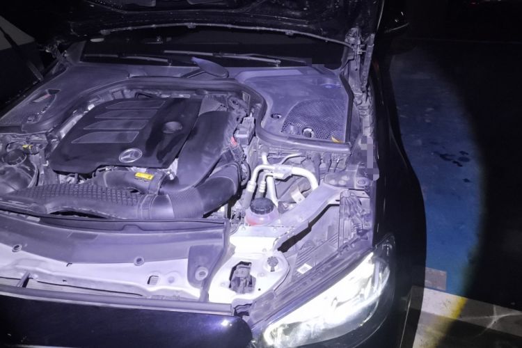 Used Mercedes-Benz E-Class 2021 E 260 L Engine Bay Left