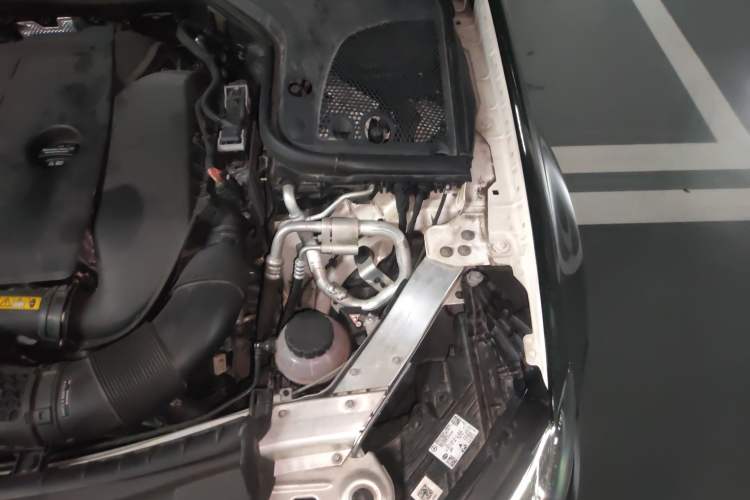 Used Mercedes-Benz E-Class 2021 E 260 Stylish Sports Edition Engine Bay Left