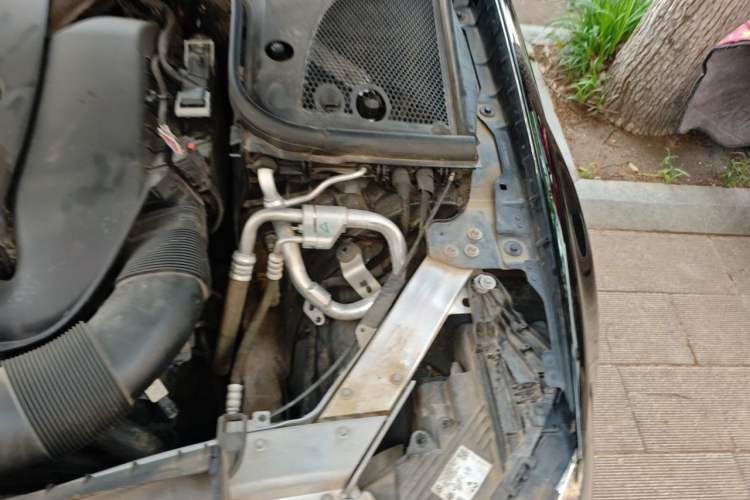 Used Mercedes-Benz E-Class 2021 Restyled E 300 L Luxury Edition Engine Bay Left