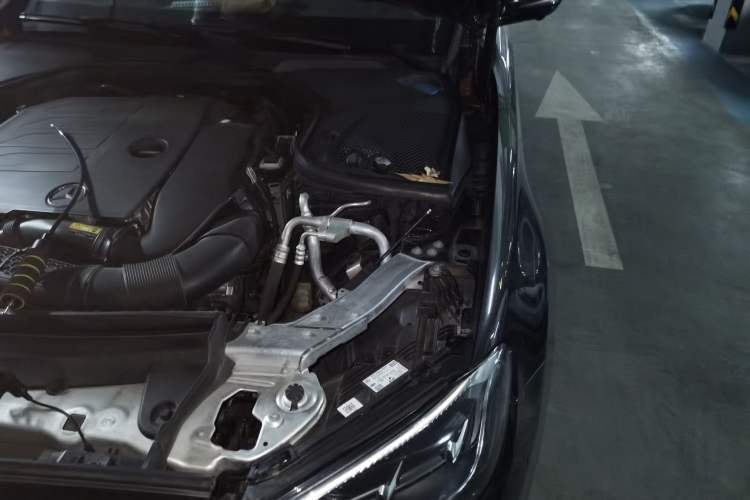 Used Mercedes-Benz E-Class 2021 Restyled E 300 L Luxury Edition Engine Bay Left