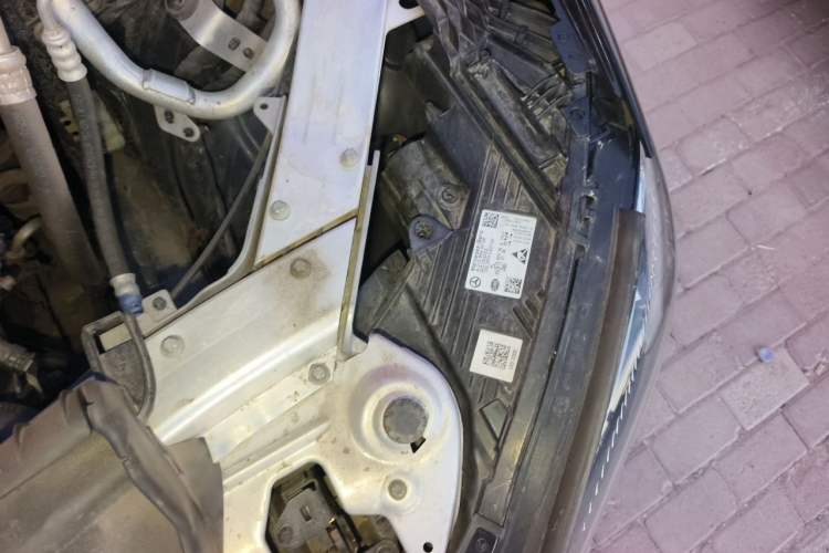 Used Mercedes-Benz E-Class 2021 Facelifted E 300 L Prestige Edition Engine Bay Left