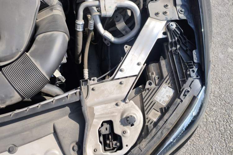 Used Mercedes-Benz E-Class 2021 Restyled E 300 L Luxury Edition Engine Bay Left