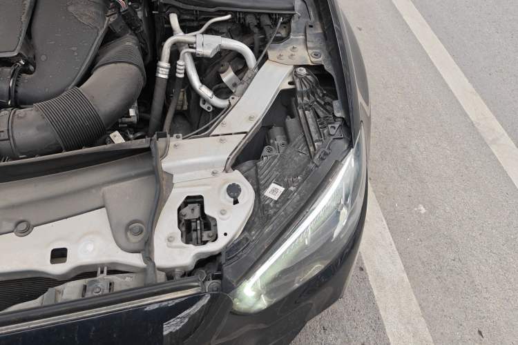 Used Mercedes-Benz E-Class 2021 E 300 L Sport Luxury Edition Engine Bay Left