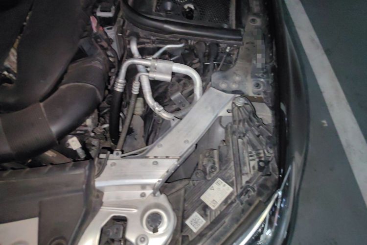Used Mercedes-Benz E-Class 2021 Updated E 260 Fashion Sport Edition Engine Bay Left