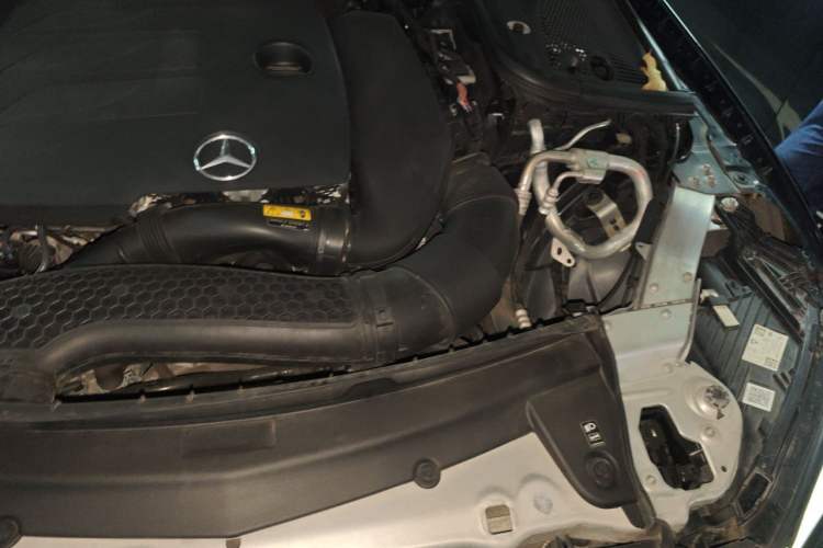 Used Mercedes-Benz E-Class 2021 E 300 L Premium Edition Engine Bay Left