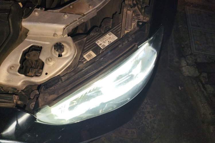 Used Mercedes-Benz E-Class 2021 Facelift E 260 L Sport Edition Engine Bay Left