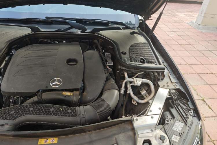 Used Mercedes-Benz E-Class 2021 Restyled E 300 L Luxury Edition Engine Bay Left