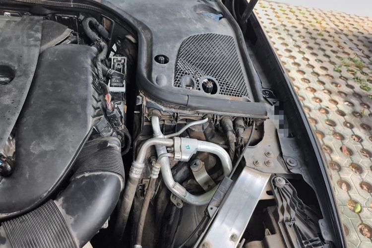 Used Mercedes-Benz E-Class 2021 E 300 L Stylish Model Engine Bay Left