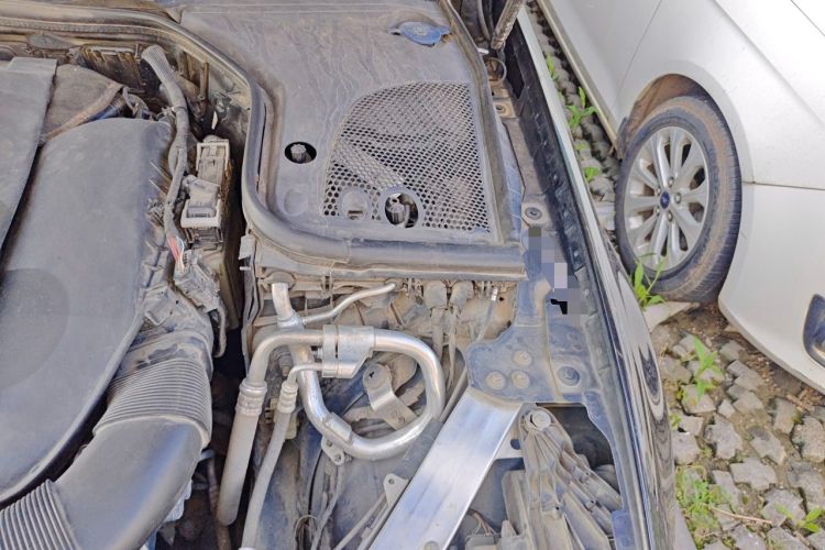 Used Mercedes-Benz E-Class 2021 E 300 L Luxury Model Engine Bay Left