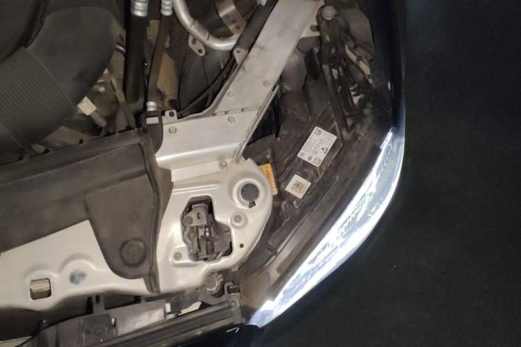 Used Mercedes-Benz E-Class 2021 Restyled E 300 L Luxury Edition Engine Bay Left