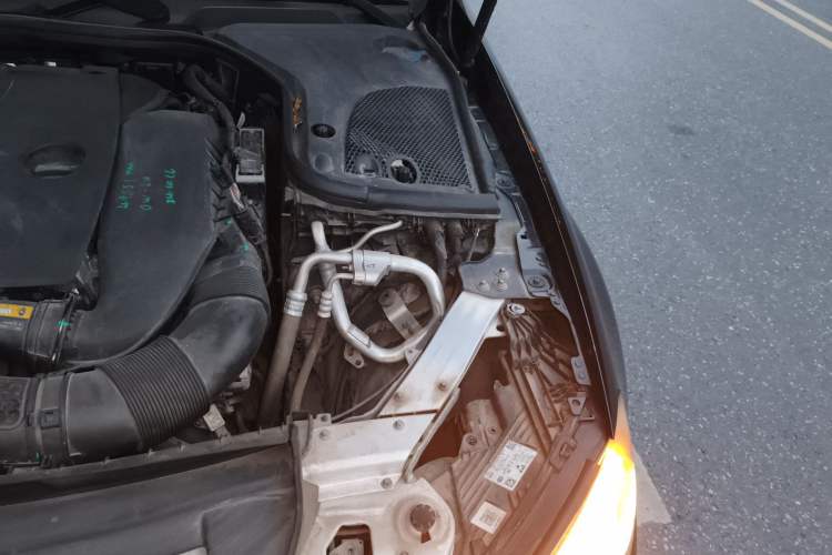 Used Mercedes-Benz E-Class 2021 Restyled E 300 L Luxury Edition Engine Bay Left