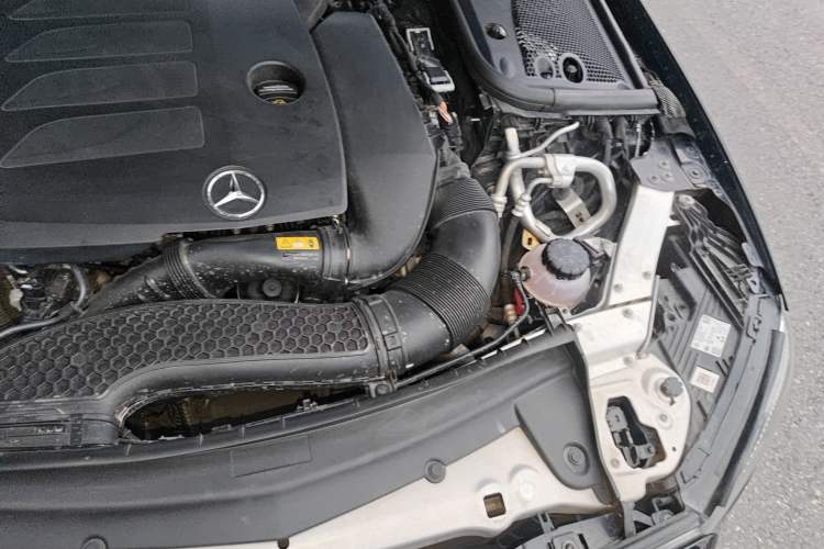 Used Mercedes-Benz E-Class 2021 E 260 L Engine Bay Left