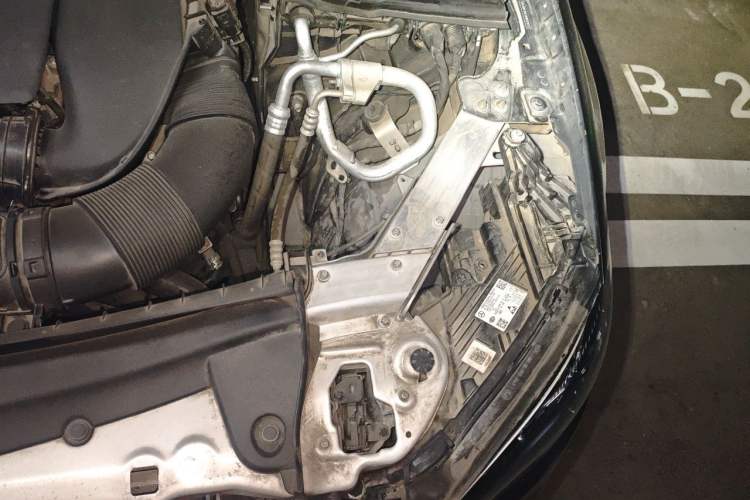Used Mercedes-Benz E-Class 2021 Restyled E 300 L Sport Luxury Edition Engine Bay Left